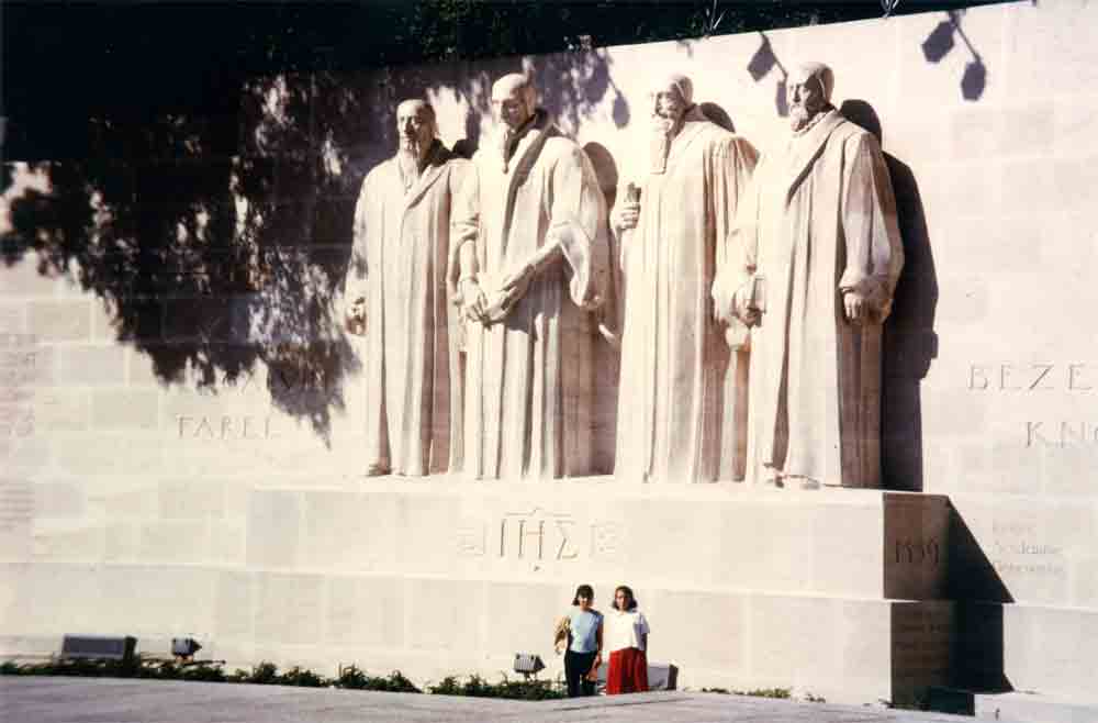 38 - Suiza - Ginebra, muro de los Libertadores